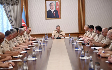 Müdafiə naziri hərbi attaşelərlə görüşüb