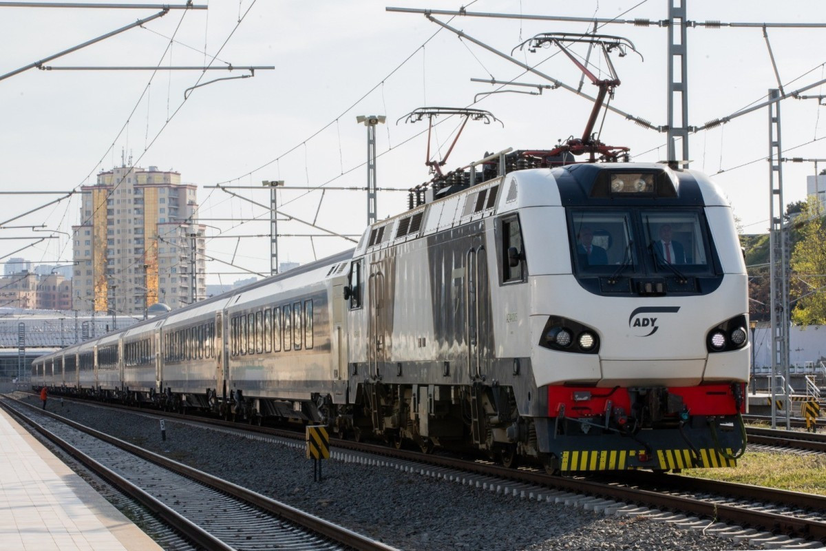 Bakı–Tbilisi–Bakı marşrutu üzrə gündəlik qatar reyslərinin sayı 4-ə çatdırılır
