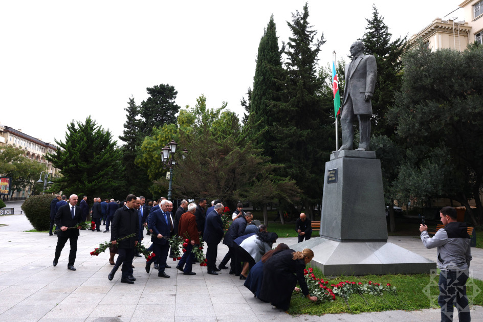 Bakıda Atatürkün abidəsi ziyarət olunub