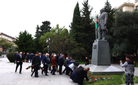 Bakıda Atatürkün abidəsi ziyarət olunub